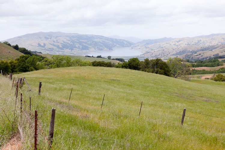 Miasteczko zawdzięcza swoją nazwę widokowi na góry Santa Cruz. Na zdjęciu: Hrabstwo Santa Clara