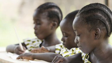 Poznańska fundacja wysyła do Afryki przybory szkolne i sprzęt szpitalny