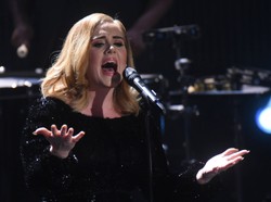 Adele znowu ma problemy z alkoholem? Mówi, że "trzeźwość jest nudna"