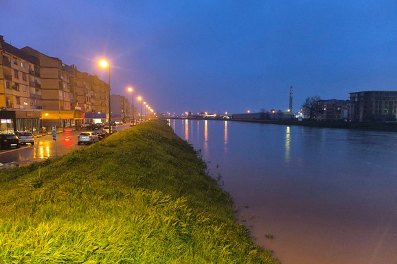 (FOTO) NADLEŽNE SLUŽBE U PRIPRAVNOSTI U Derventi proglašene redovne mere odbrane od poplava