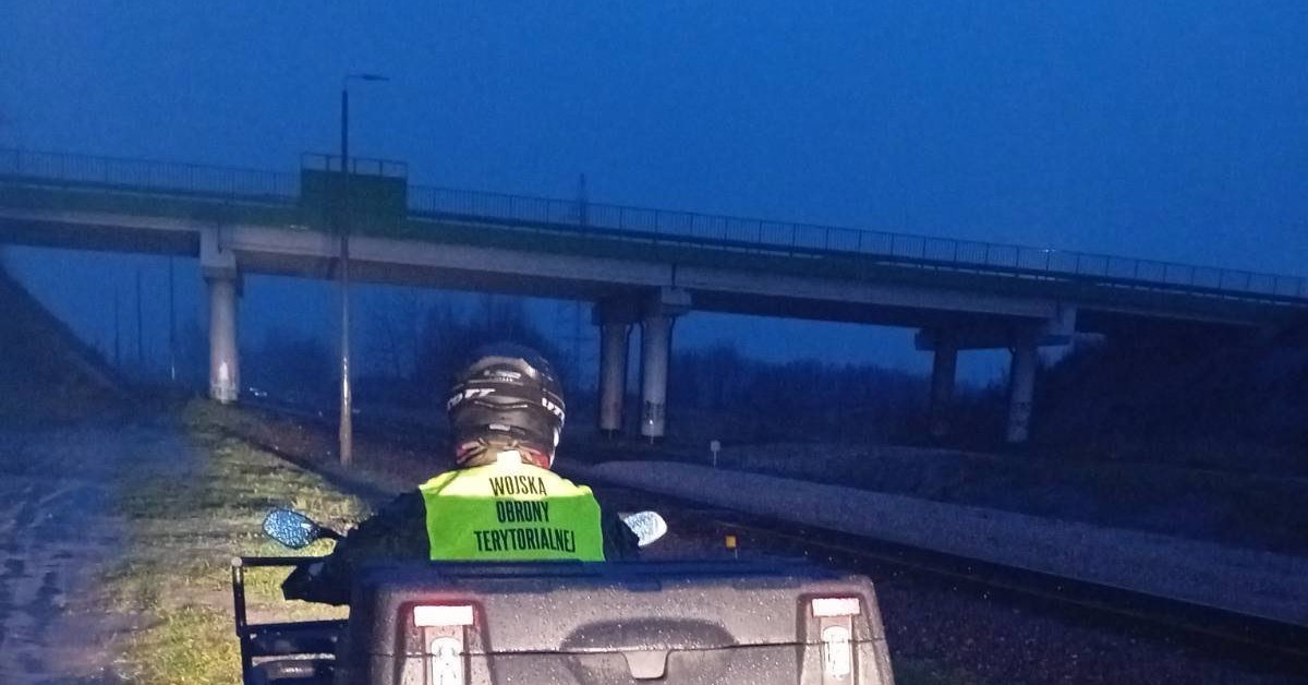 Zamach na pociąg? MON i MSWiA w stanie gotowości