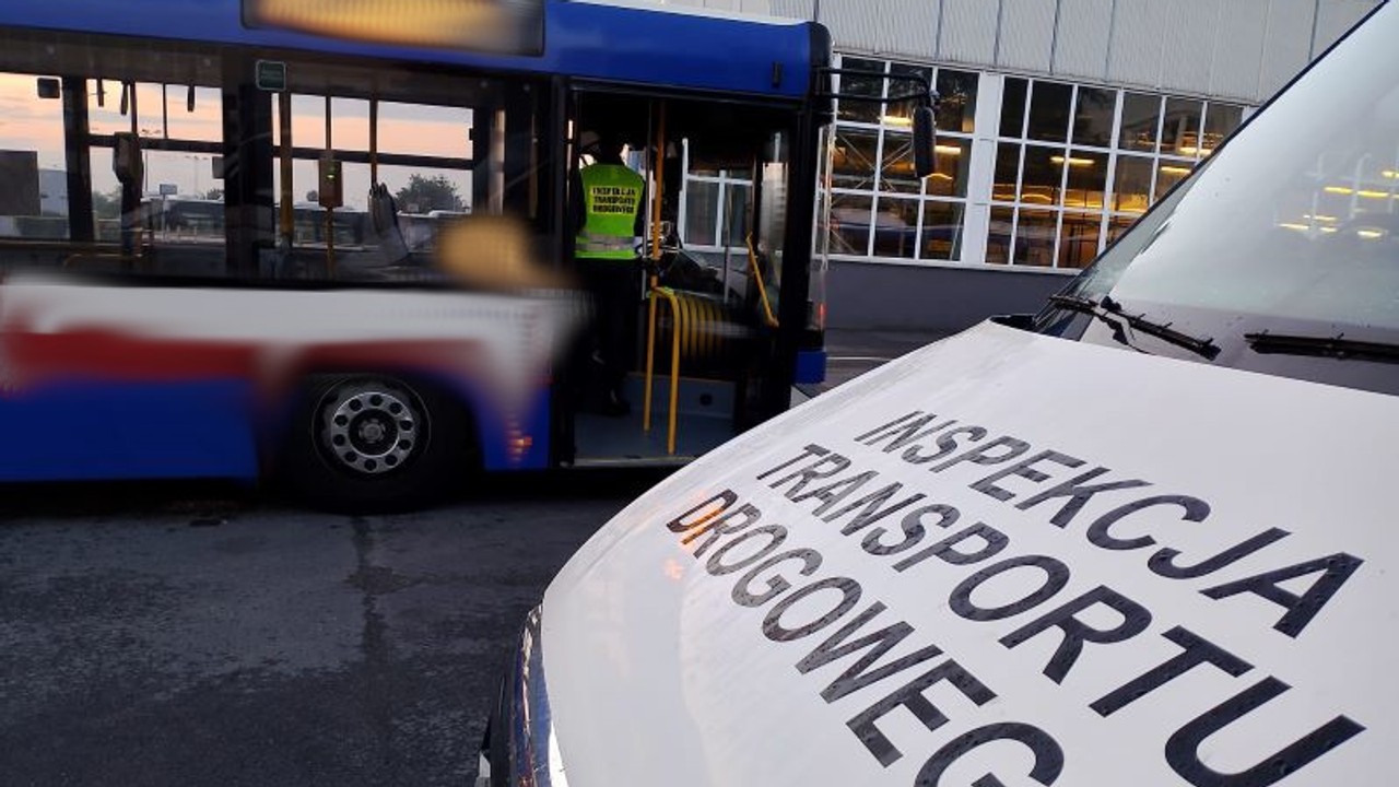 Kontrole autobusów w Kujawsko-Pomorskiem. Wykryto usterki techniczne