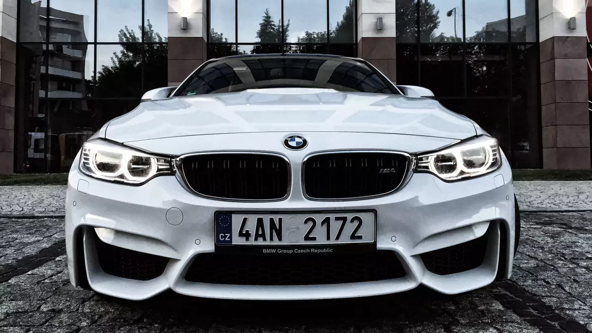 Drapieżne spojrzenie BMW M4 coupe nie pozostawia złudzeń - to nie jest niewiniątko, fot. www.facebook.com/cezarygutowskiofficial