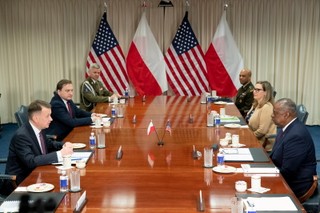 Błaszczak: USA udostępnią nam 8 śmigłowców Apache