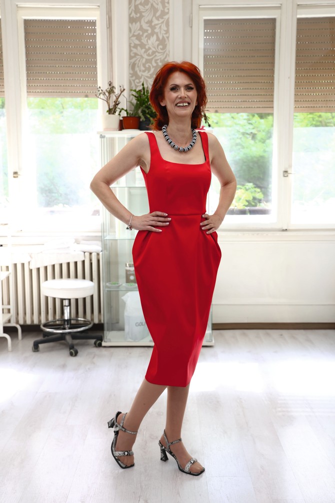 Haljina, sandale i ogrlica PS.Fashion