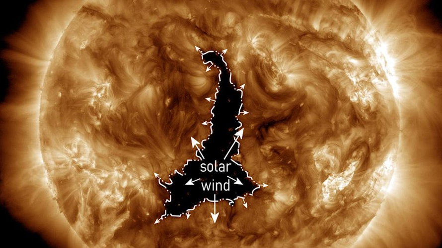 Na Słońcu pojawiła się dziura koronalna 60 razy większa od Ziemi, fot. NASA/SDO/AIA