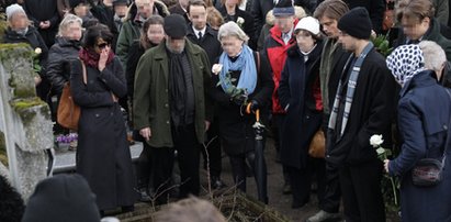 Pogrzeb Żuławskiego bez księdza! Wiemy dlaczego