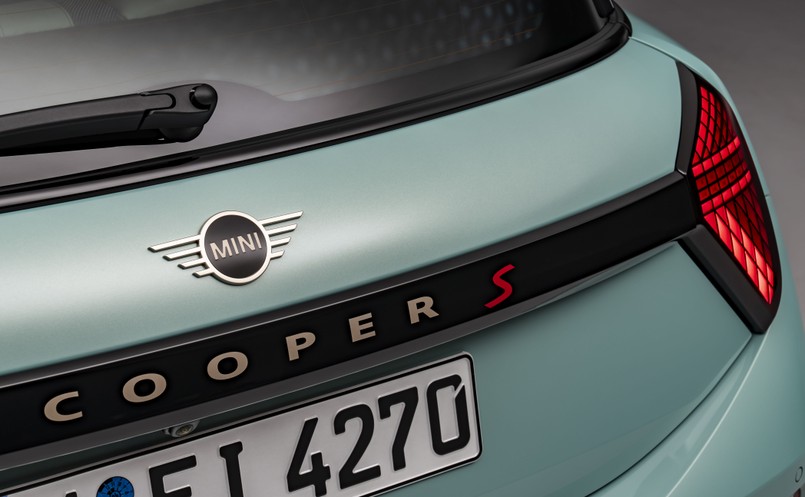 Oto nowe MINI Cooper S i Cooper C: silniki spalinowe uratowane