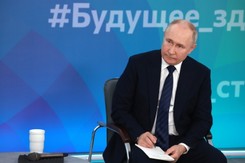 Putin w Królewcu. Z przyganą mówił o 'naszych sąsiadach'. Przekonywał: My niczego nie niszczymy