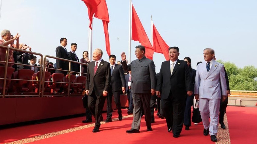 U septembru 2025. godine Kim je bio u društvu ruskog predsednika Vladimira Putina i kineskog vođe Sija Đinpinga tokom vojne parade u Pekingu povodom 80. godišnjice pobede u Drugom svetskom ratu | Foto: Reuters