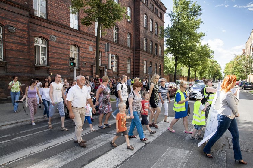 Marsz w obronie oddziału chirurgii dziecięcej w Gliwicach