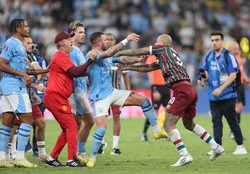 Bójka po finale KMŚ. Kyle Walker i Felipe Melo skoczyli sobie do gardeł [FOTO]