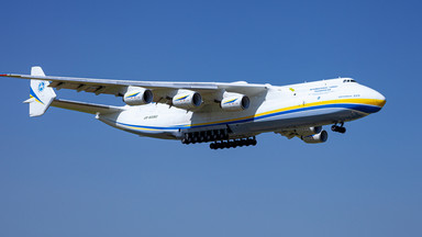 Największy samolot świata znów w Polsce. Antonow na lotnisku w Jasionce