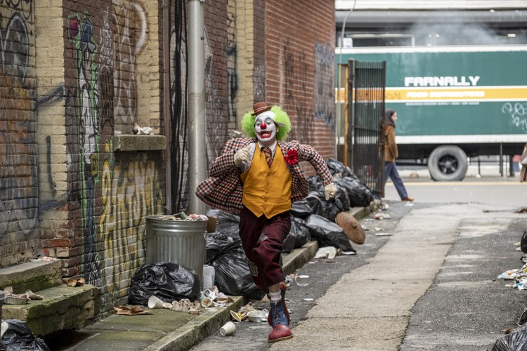 'Joker' w kinach od 4 października. © 2019 Warner Bros. Entertainment Inc