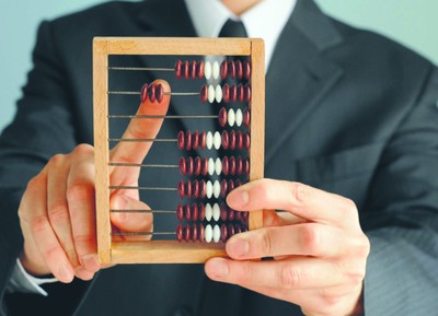 Biuro rachunkowe czy księgowa? Jak najlepiej rozliczać firmę