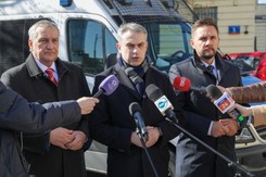 Braki kadrowe w policji. Lewica żąda wyjaśnień od Kamińskiego