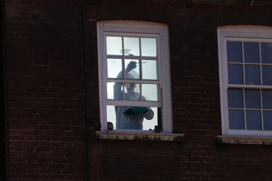 Prozor sa kojeg je, kako se sumnja, majka bacila bebu