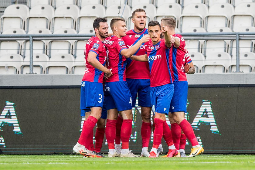 Pilka nozna. PKO Ekstraklasa. Gornik Zabrze - Rakow Czestochowa. 17.10.2020