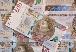 Banknoty o nominale 500 zł można już wypłacać w wybranych bankomatach