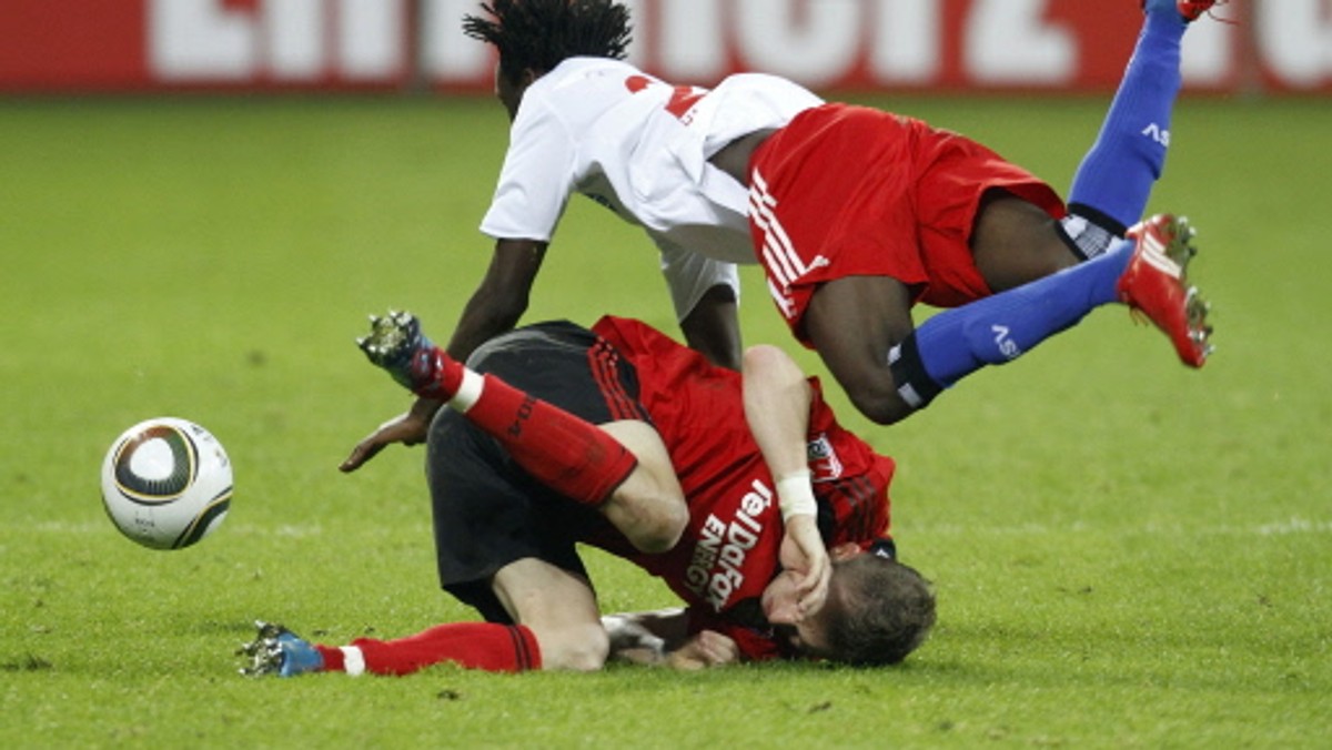 Bayer Leverkusen zremisował 2:2 (2:1) z Hamburgerem SV w meczu 12. kolejki Bundesligi. Aptekarze prowadzili już 2:0, aby dać się dogonić.