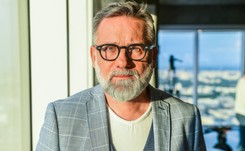 Saramonowicz zapowiada codzienną publikację wiersza 'Państwa faszystowskie'. 'Jest o Polsce współczesnej, uczcie się na pamięć!'