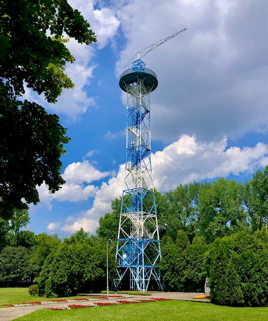 Wieża spadochronowa w parku Kościuszki