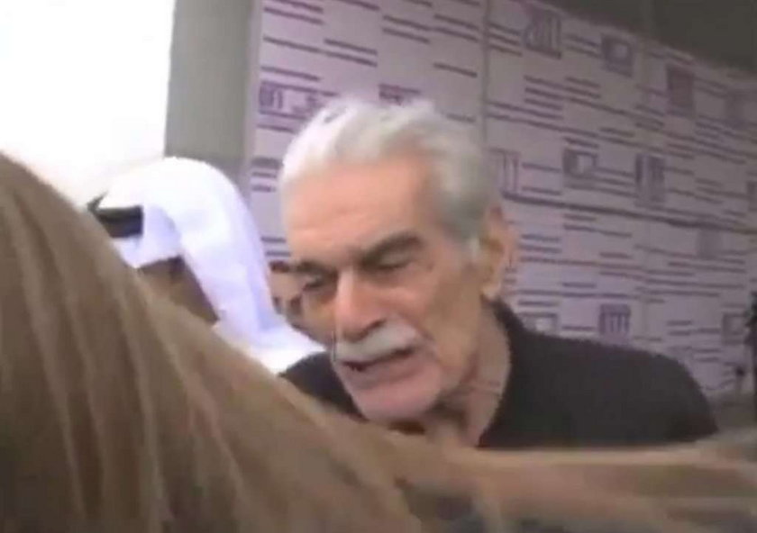 Omar Sharif uderzył fankę. Wideo