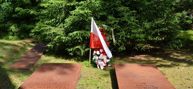 Zamieszanie wokół Katynia. Żaryn: Rosja zakłamuje sowieckie zbrodnie na Polakach