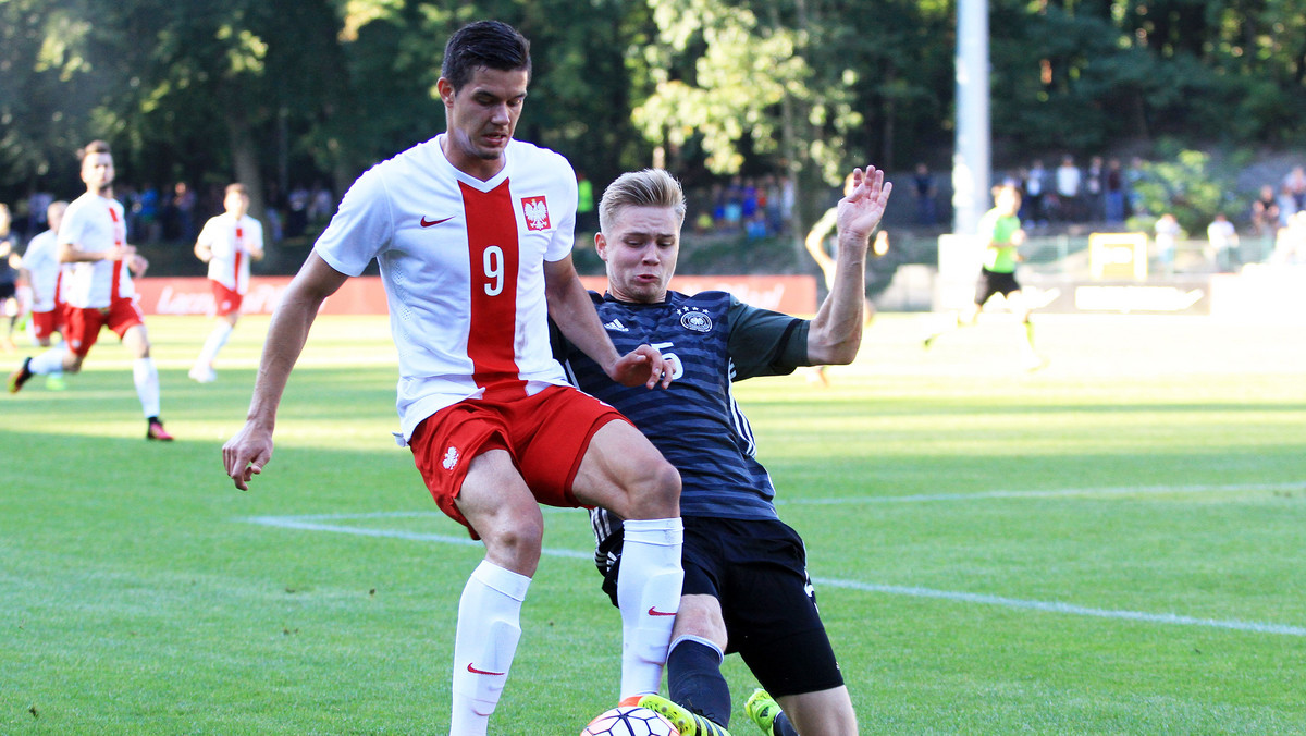 Reprezentacja Polski do lat 20 wygrała 3:0 ze swoimi rówieśnikami z Niemiec w ramach Turnieju Czterech Narodów. Bramki dla Biało-Czerwonych strzelili Oskar Zawada, Filip Jagiełło i Miłosz Kozak.