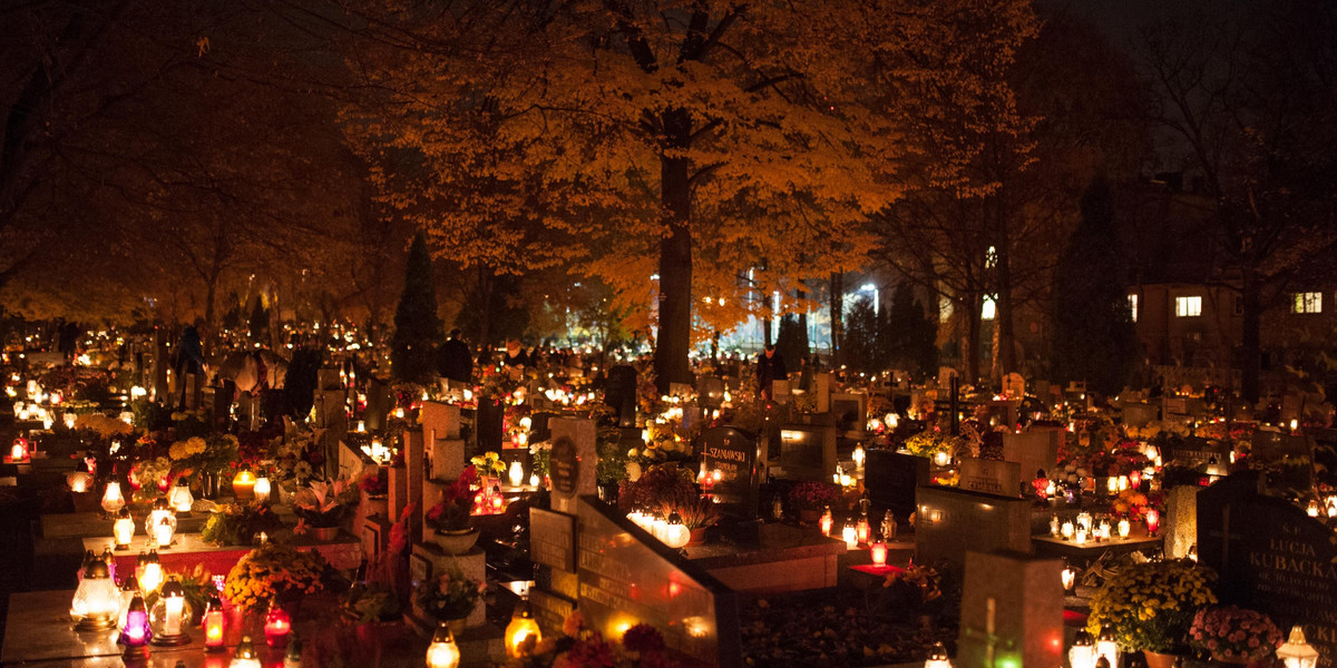 Jak dojechać na cmentarze na Wszystkich Świętych? Lista miast w Polsce