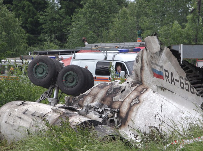 Wrak samolotu Tu-134, który rozbił się w Rosji