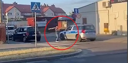 Chwycił za belki naszpikowane gwoździami i rzucił się na policję. Furiatowi grozi długa odsiadka