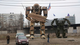Ezeknek még Godzilla is gyerekjáték: brutál harci robotok őrzik Donyecket