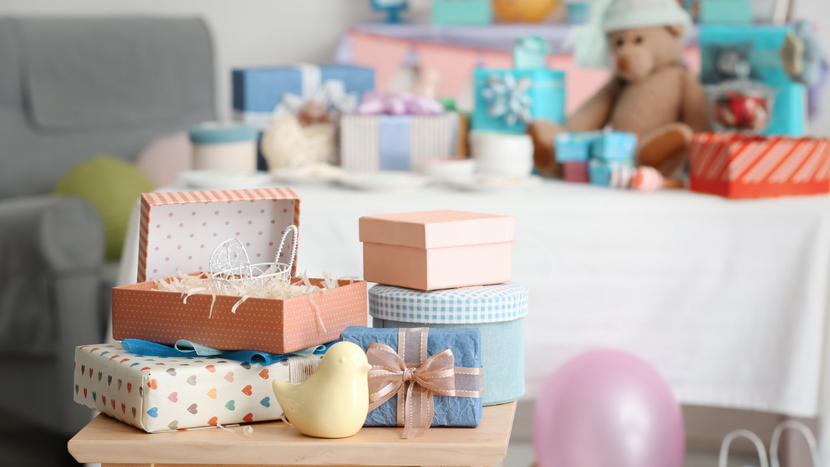 Baby shower w stylu gwiazd. Gadżety, prezenty w dobrej cenie. Gdzie kupić?