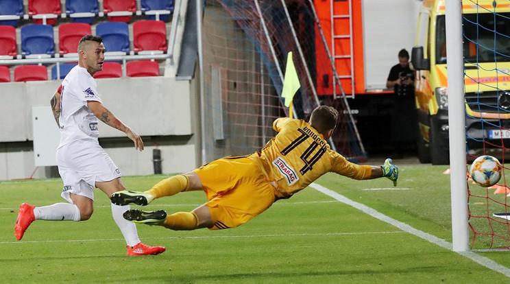 Az Újpest 2-0-ra nyert Fehérváron, Feczesin szerezte a második találatot/ Fotó: Újpest FC