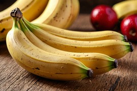 Ako želite da vam BANANE duže ostanu SVEŽE, nemojte ih stavljati na ovo mesto - pokvariće se brzinom svetlosti