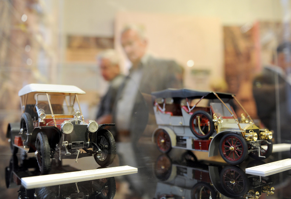 Rolls-royce, bugatti i cadillac w miniaturze