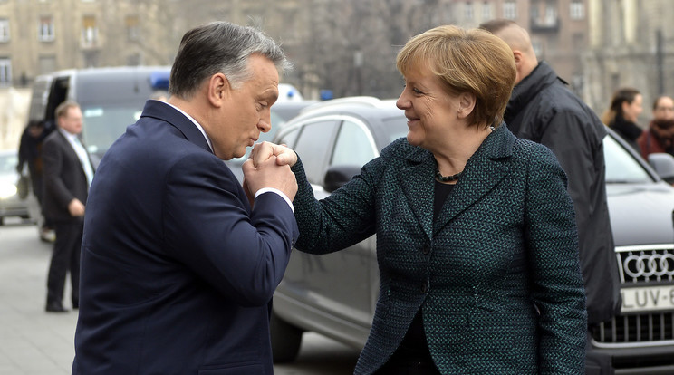 Orbán és Merkel
pártja egy európai pártcsaládba tartozik, a legtöbb kérdésben egyet is ért /Fotó: MTI/ Illyés Tibor