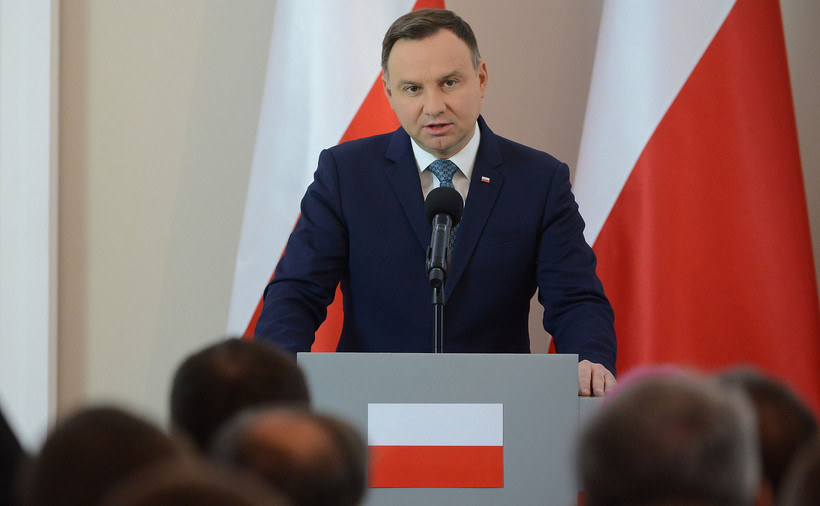 O tym, że we wtorek prezydent Andrzej Duda otrzyma poprawki do projektów ustaw ws. SN i KRS poinformował w poniedziałek prezes Prawa i Sprawiedliwości Jarosław Kaczyński podczas spotkania z posłami PiS.
