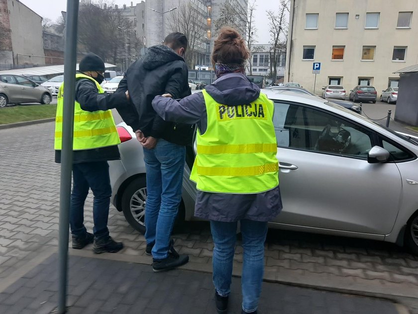 Udusił partnerkę i siedział z ciałem dwa dni