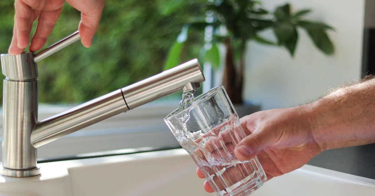 Genialny sposób na lśniące toalety i łazienki. Ani ocet, ani soda oczyszczona. Spróbuj tego