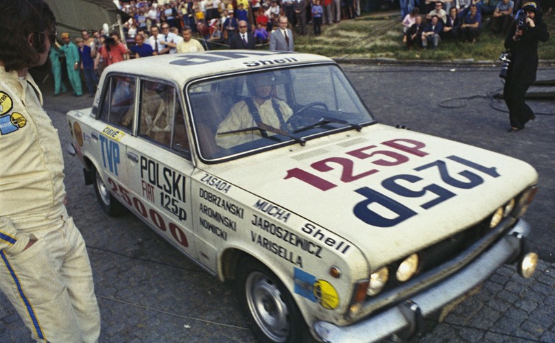 Wrocław 30.06.1973. Ustanowienie światowego rekordu prędkości na dystansie 50 000 km Fiatem 125p FSO (138,27 km/h)