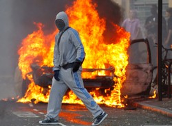 Bilans rozruchów na Wyspach: 100 milionów funtów