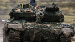 ludzie zrzucą się na czołgi. rząd wpadł na pomysł dozbrojenia armii