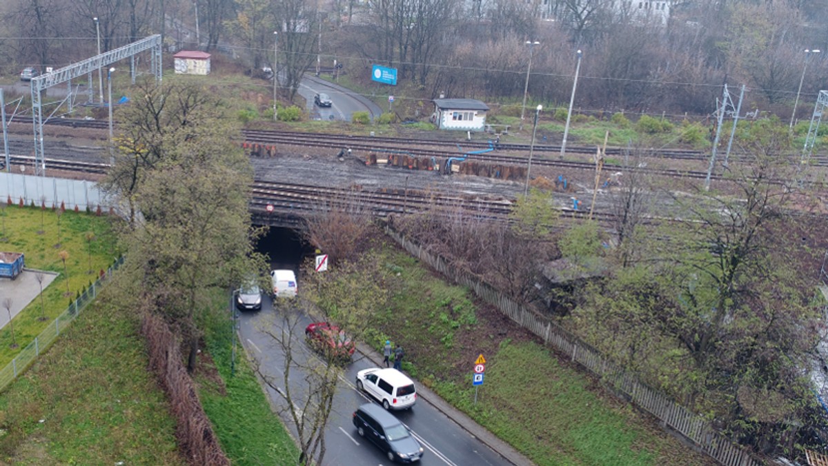 Od dziś zamknięty zostanie przejazd pod wiaduktem kolejowym na ul. Łokietka. Rozpocznie się przebudowa tego obiektu. Po zakończeniu prac przejazd będzie wygodniejszy zarówno dla kierowców, jak i pieszych.