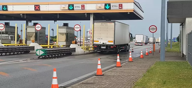 Płatności e-Toll: kierowcy samochodów osobowych wolą płacić przy kasie...