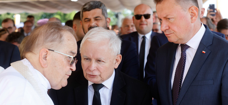 "Stan Wyjątkowy". Kaczyński składa hołd Rydzykowi. Możliwe transfery po stronie opozycji. Konfederacja przymierzana do koalicji z PiS [PODCAST]
