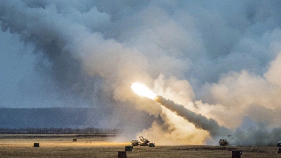 Systemy rakietowe HIMARS pomagają Ukraińcom ostrzeliwać rosyjskie pozycje