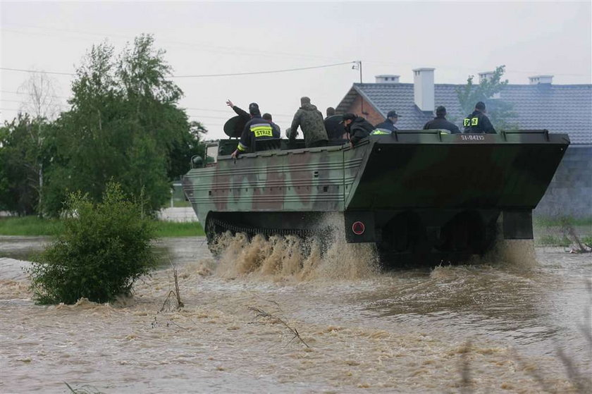 Woda zalewa Polskę