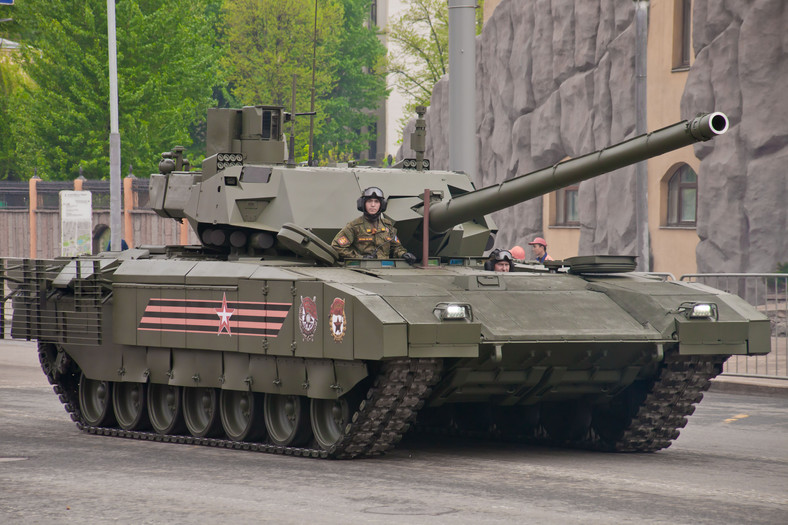 T-14 Armata, czyli teoretycznie najnowszy czołg Rosji, ciągle czeka na bojowy debiut